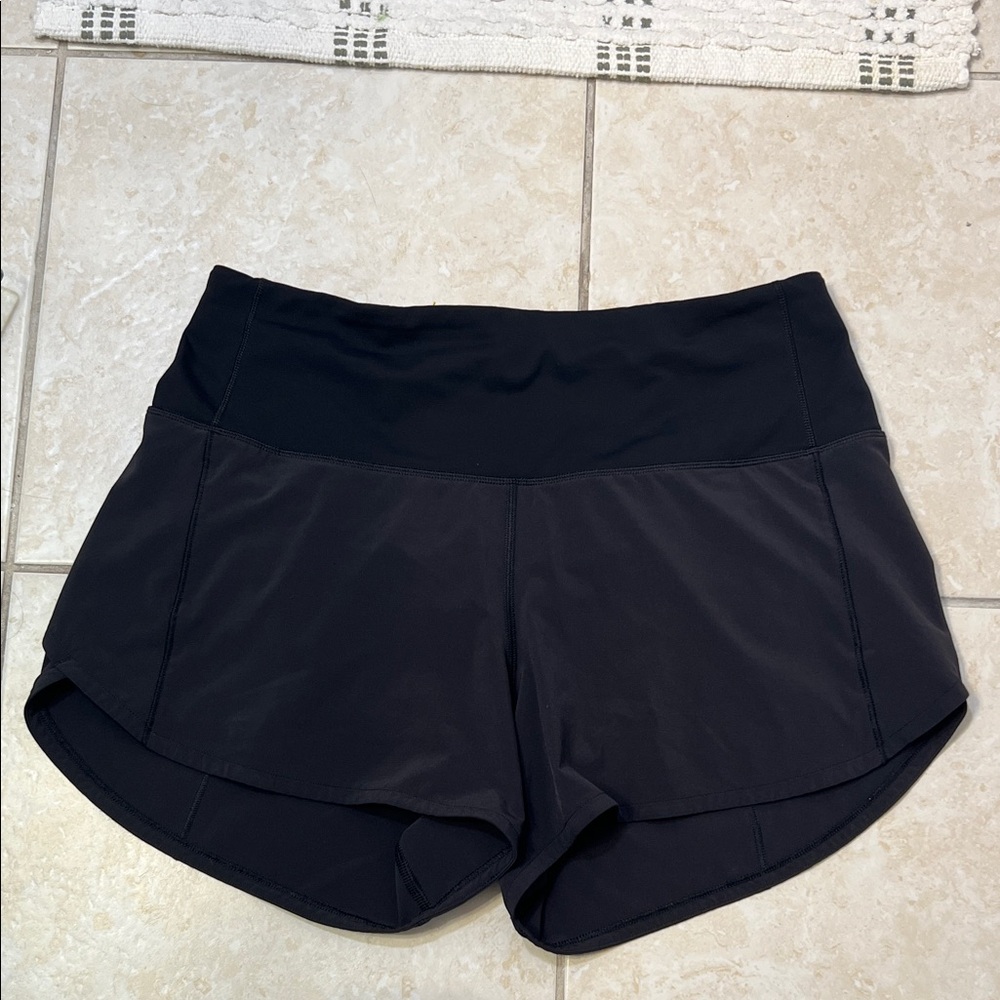 Lululemon Speed Up High-Rise Short. Size 6. Black